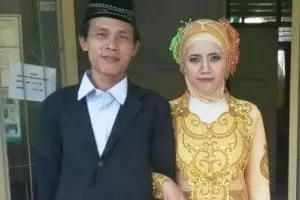 Pasangan ini menikah usai kenalan di grup biro jodoh Facebook