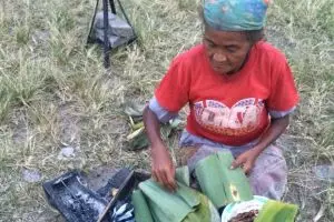 Tetap berjualan meski jarang laku 