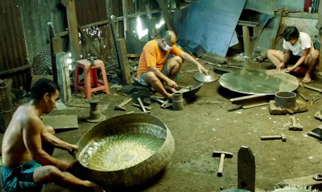 58 Tahun menekuni usaha pembuatan gamelan, keren!