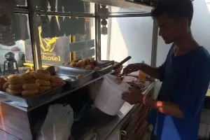 Pemuda asal Aceh: Tak apa jualan donat asal bisa kuliah di Jogja