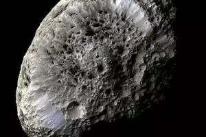 Wah, ternyata bentuk Planet Saturnus seperti spons!