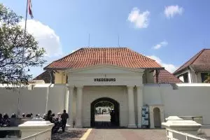 Nggak cuma Malioboro aja, kalau ke Jogja ayo jalan-jalan ke Vredeburg!