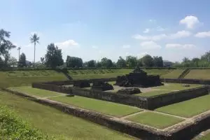 Piknik ke Candi Sambisari, wisata murah dengan suguhan panorama indah