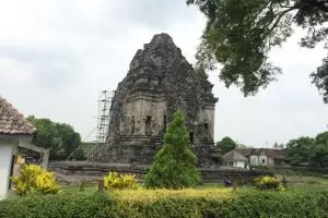 Menelisik bangunan candi Budha tertua di Jogja, Candi Kalasan