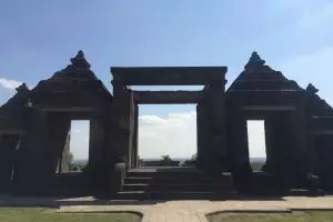 Menikmati bangunan kerukunan beragama di Candi Boko