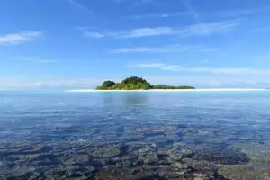 Pulau cantik ini ternyata terbuat dari kotoran ikan 