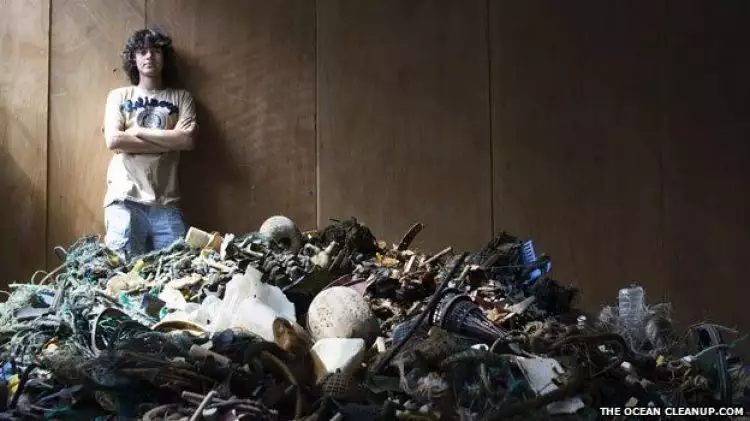Anak muda ini klaim cara ampuh angkut sampah dari lautan, brilio!
