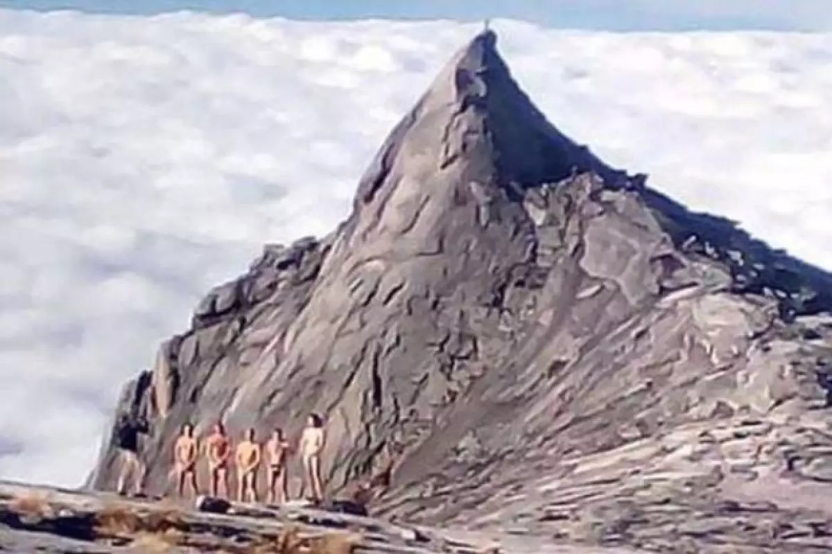 Warga yakin gempa Sabah akibat 5 bule bugil di puncak Gunung Kinabalu