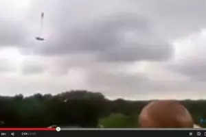 VIDEO: Anak kecil memanah tepat tanpa melihat