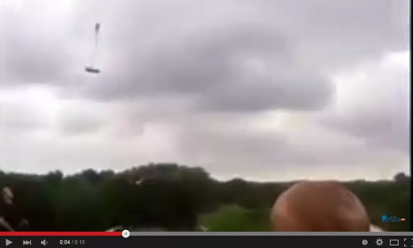 VIDEO: Anak kecil memanah tepat tanpa melihat