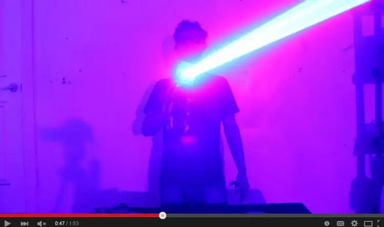 VIDEO: Senjata laser bak film Star Wars buatan sendiri