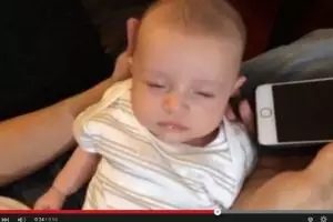 VIDEO: Bayi berhenti menangis saat diperdengarkan lantunan Al-Qur'an