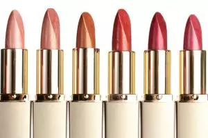 5 Alat makeup ini haram hukumnya kamu pinjamkan ke teman