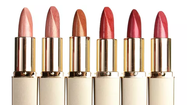 5 Alat makeup ini haram hukumnya kamu pinjamkan ke teman