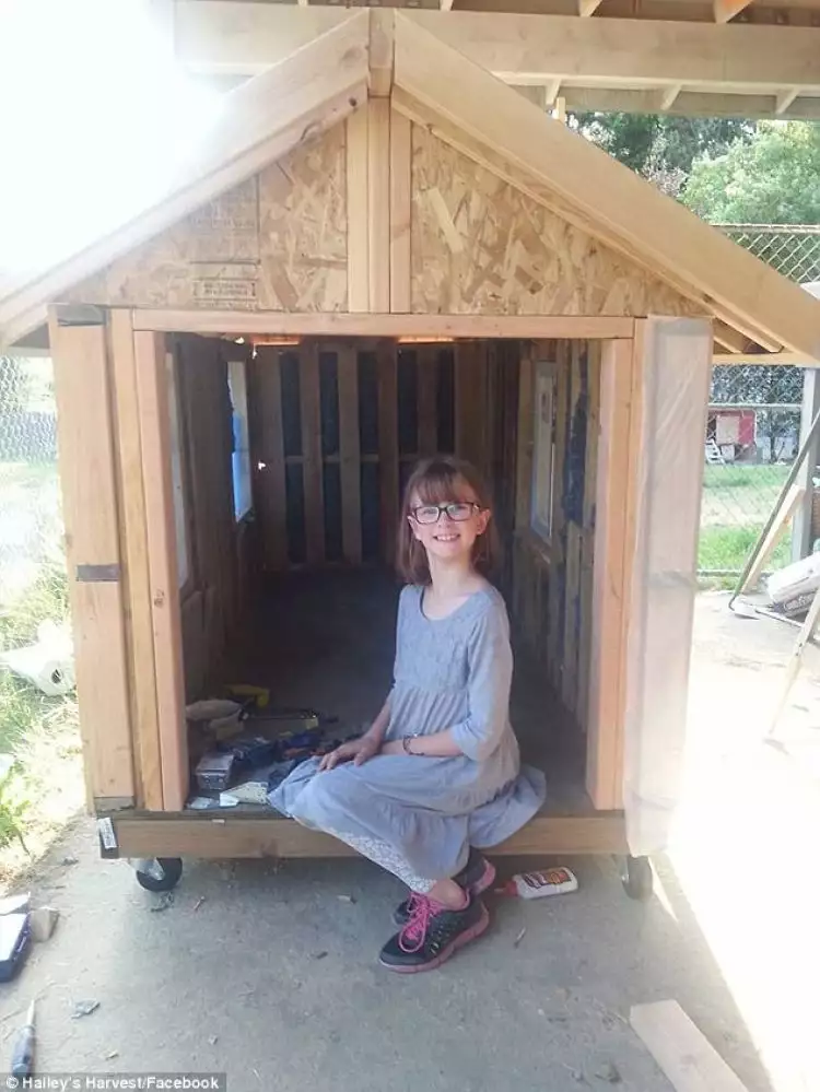 Bocah usia 9 tahun ini membangun rumah untuk gelandangan