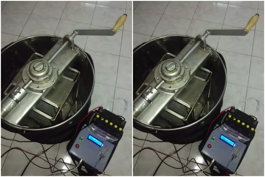 Pakai alat ini, memeras madu jadi mudah &amp; hasilnya lebih berkualitas