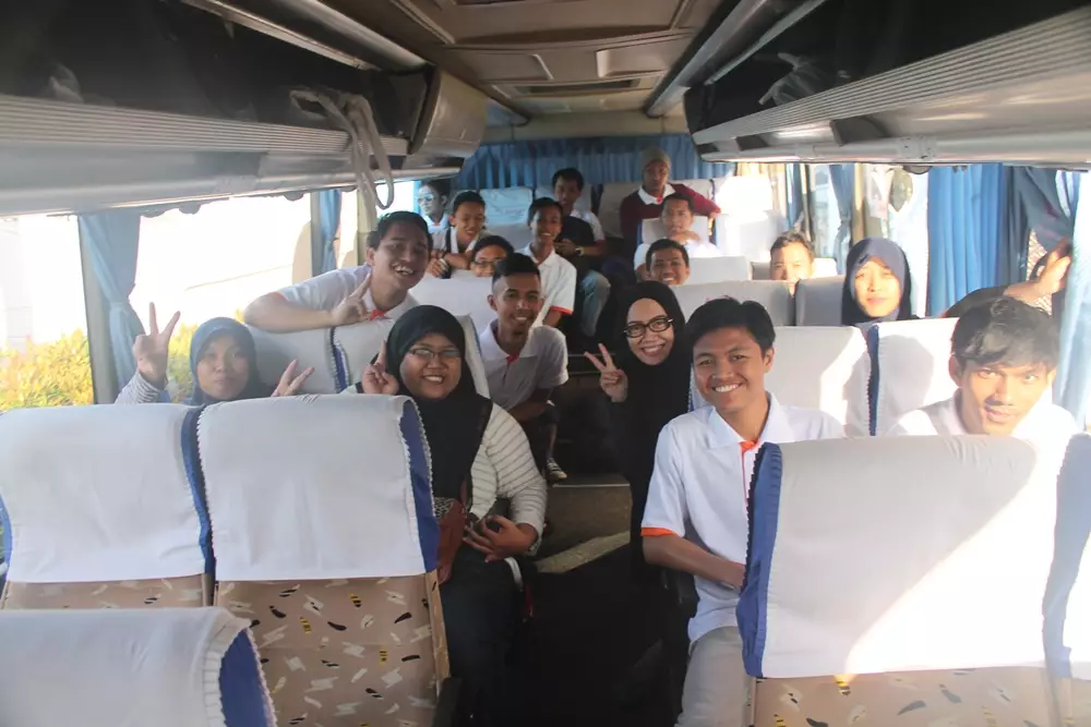 Studi: Anak yang duduk di tengah saat naik mobil cenderung sukses