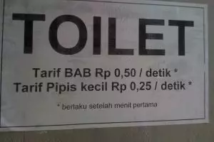 Tulisan-tulisan lucu di toilet umum yang bikin ketawa ngakak