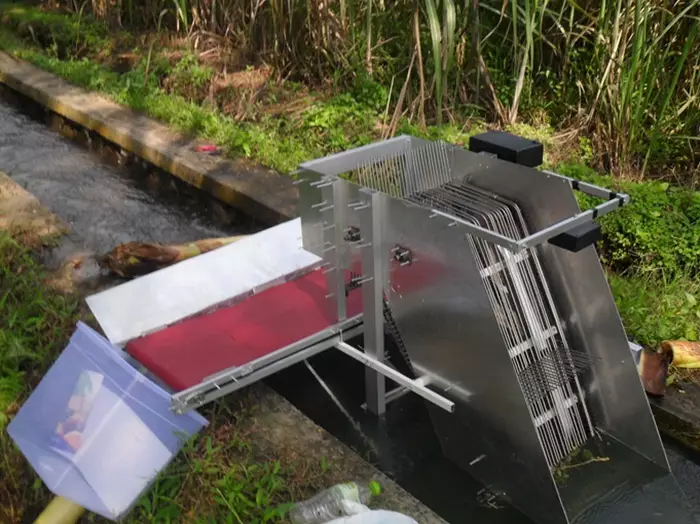 Dengan alat ini, membersihkan sampah di sungai jadi mudah