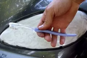 VIDEO: Pasta gigi sulap kaca lampu mobil jadi jernih dan kinclong