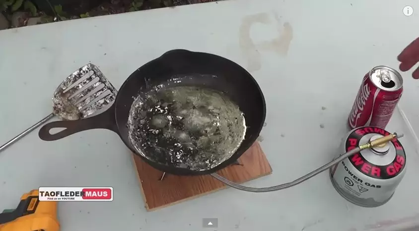 VIDEO: Siap-siap takjub, ini jadinya soda direbus bersama tembaga cair