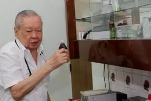Dokter Lo Siaw Ging, tiap bulan bayar tagihan resep pasien Rp 10 juta 