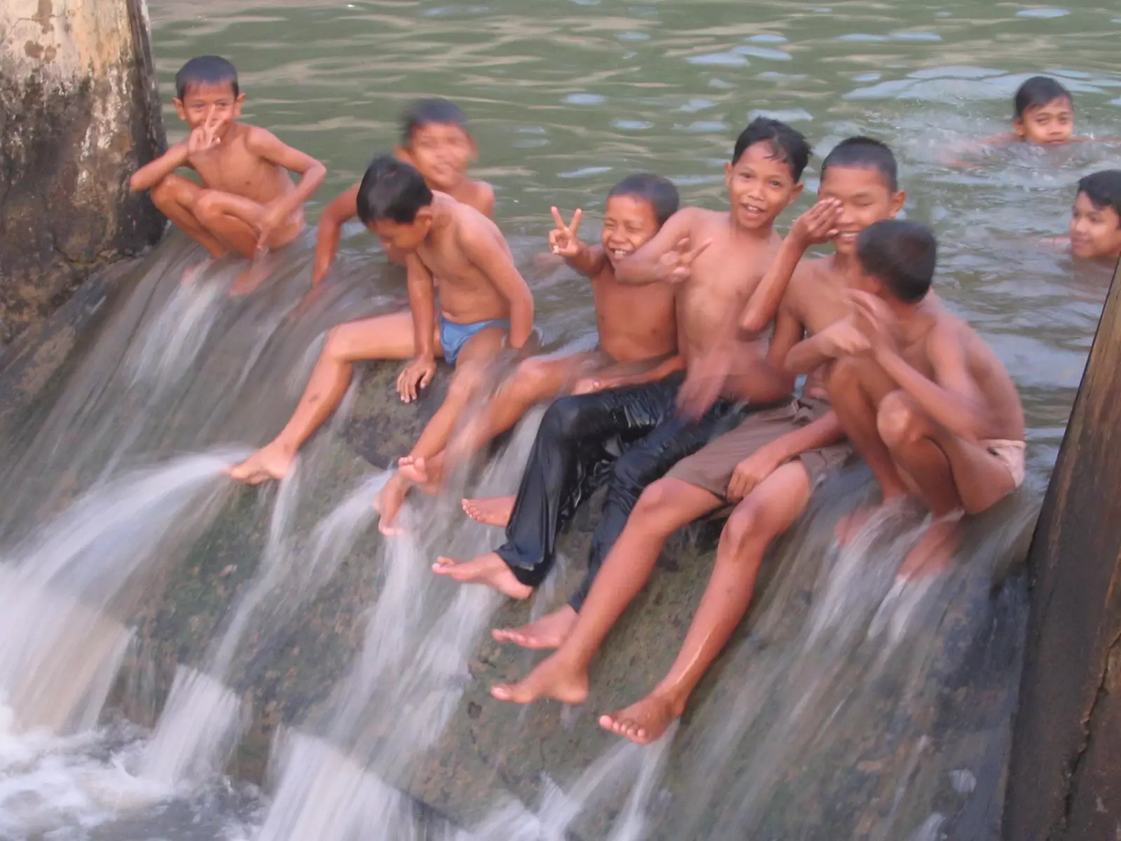 5 Hal lucu yang dilakukan anak kecil saat puasa pertama