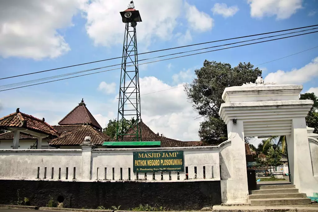Masjid Pathok Negoro Plosokuning ini sudah berumur 292 tahun, wow!