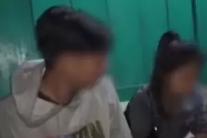 VIDEO: Apesnya cowok ini, sudah ditilang polisi diputusin pacarnya