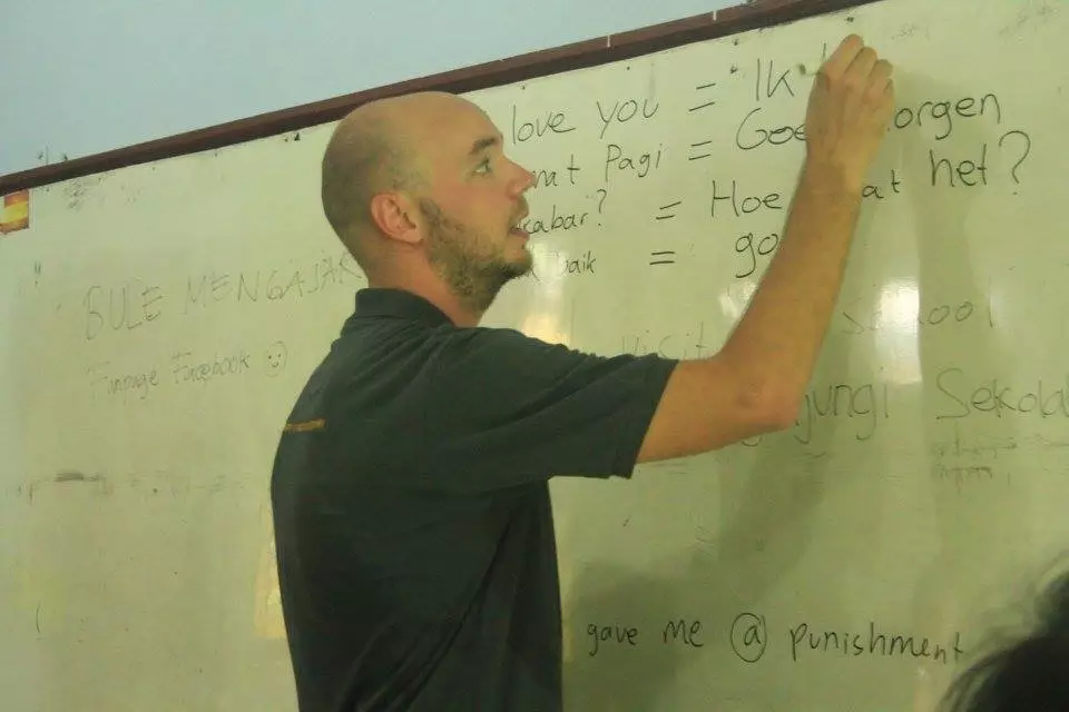 Bule Mengajar, program yang bikin siswa makin semangat sekolah, top!