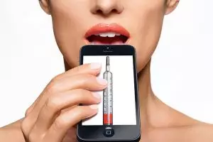 Suka diagnosis pakai internet? Hati-hati kamu mengalami cyberchondria