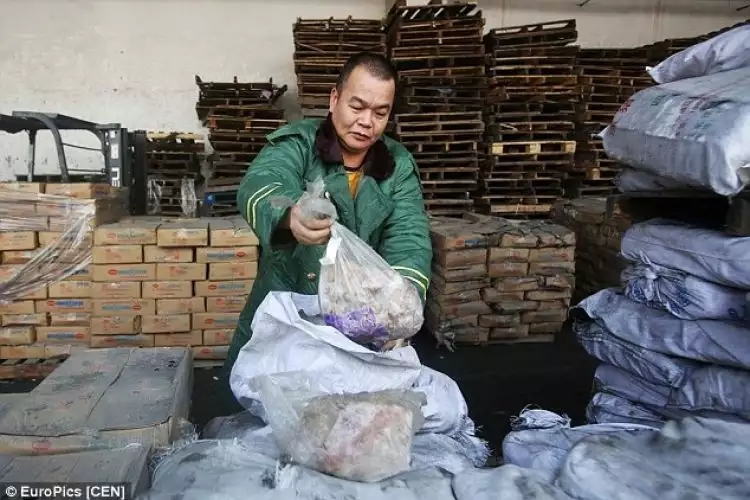 Heboh skandal penyelundupan daging beku berusia 40 tahun di China