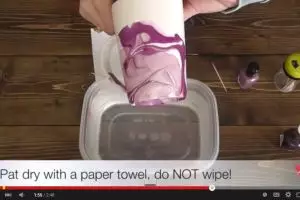 VIDEO: Menyulap mug polos jadi cantik hanya dengan cat kuku