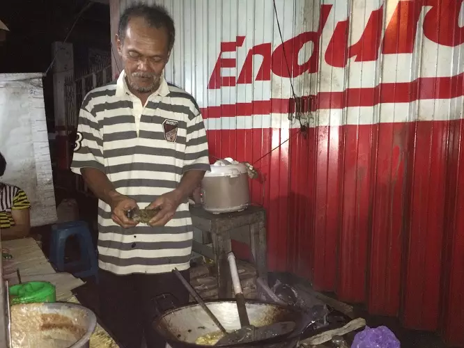 Pak Ji, pedagang tahu telor dan bapak dari tiga orang hafidz Al Quran