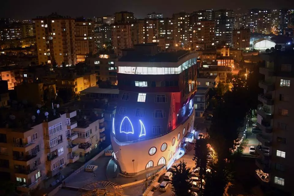 Rumah kapal ini keren banget, arsitekturnya bikin warga melongo