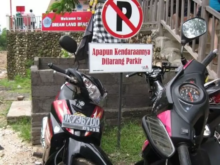 Banyak orang Indonesia suka langgar aturan, 15 foto ini buktinya!