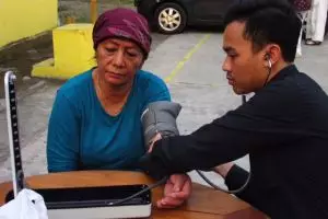 Mahasiswa UMY ini bikin teh dari mengkudu untuk obat hipertensi