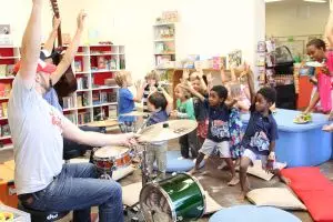 Penjelasan ilmiah kenapa orang nolak bernyanyi di depan umum