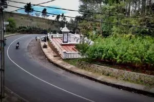 10 Tanjakan maut di Indonesia, pemudik jalur darat wajib waspada!