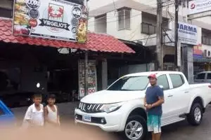 Kisah manajer dealer mobil meminta maaf kepada konsumen yang lusuh