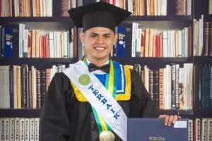 Sadar tak pandai, Cinky raih IPK 4 karena jarang tidur demi belajar