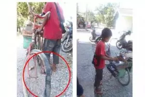 Sedih, bocah ini selalu kayuh sepeda 13 kilo untuk berjualan sate