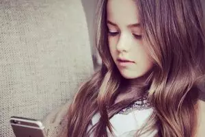 Mengenal Kristina Pimenova, supermodel cilik tercantik di dunia