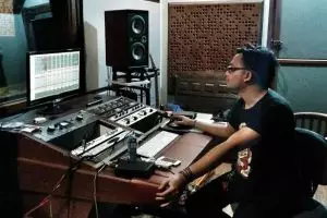 Kamu kerja pakai komputer? Ini 7 cara lindungi mata dari radiasi layar