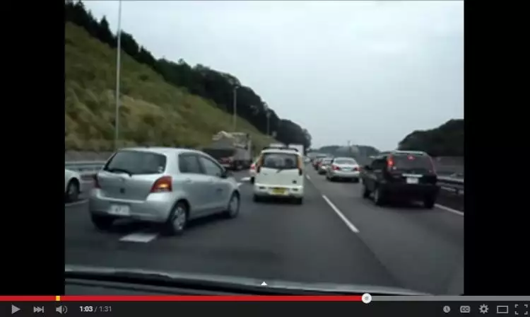VIDEO: Sopan santun pengemudi mobil di Jepang yang patut ditiru