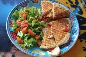 Lezatnya roti panini dari Cinema Bakery