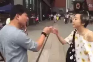 VIDEO: Foto & aslinya beda, saat kencan pertama pasangan ini berantem!