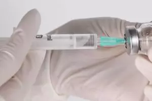 Suntik hormon pertumbuhan bikin awet muda? 