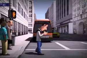 Sering membalas pesan melalui smartphone sambil berjalan? Baca ini ya!