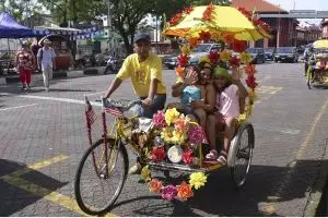 8 Becak ini adanya di luar negeri, sama kerennya seperti di Indonesia